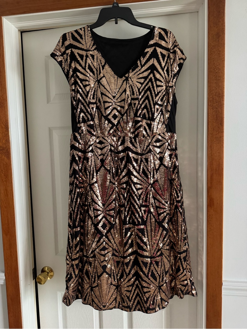 Black & Gold BloomChic Sequin V-Neck MIDI Dress